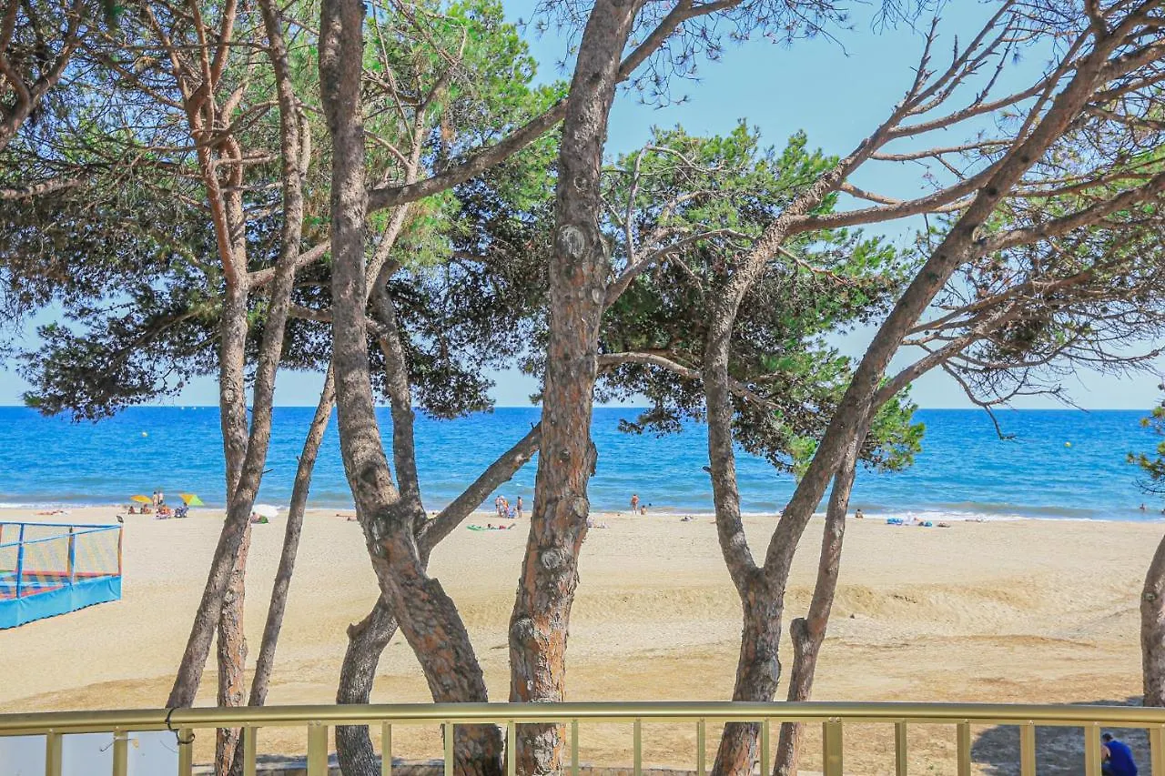דירות קמברילס Litoral Costa Dorada - Playmar Only Families 0*,