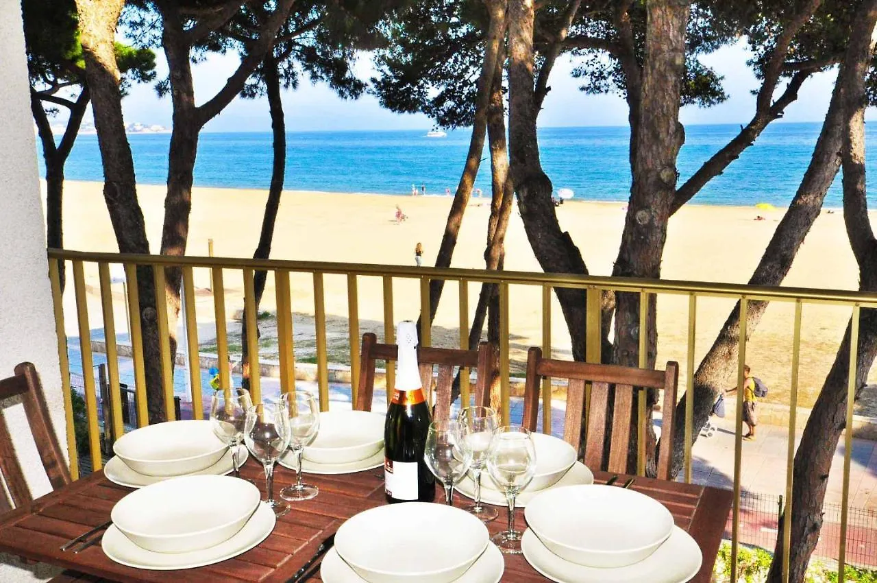 דירות קמברילס Litoral Costa Dorada - Playmar Only Families ספרד