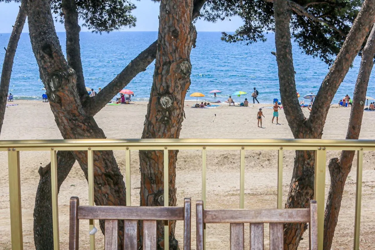 דירות קמברילס Litoral Costa Dorada - Playmar Only Families ספרד