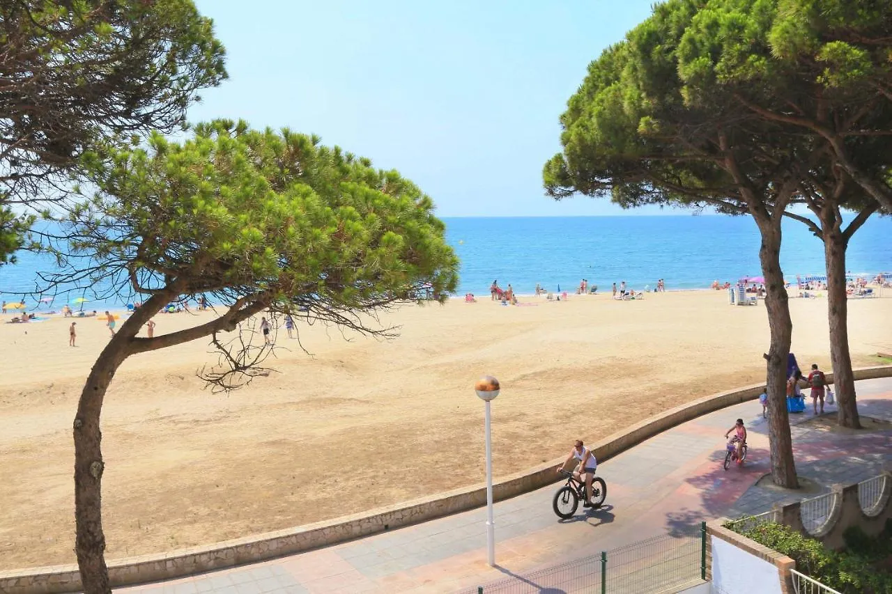 דירות קמברילס Litoral Costa Dorada - Playmar Only Families
