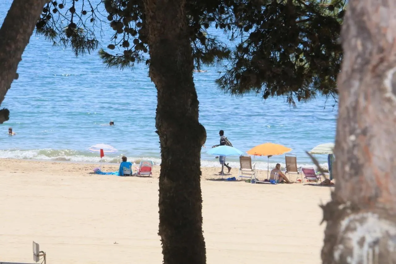 דירות קמברילס Litoral Costa Dorada - Playmar Only Families 0*,  ספרד